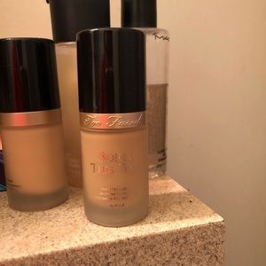 Too Faced Born This Way